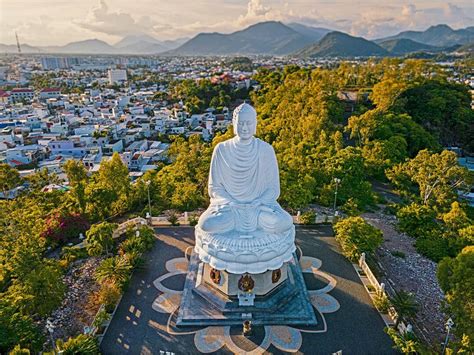  Ośmioboczna Pagoda! Niesamowite widoki i tajemnice buddyzmu w Nha Trang